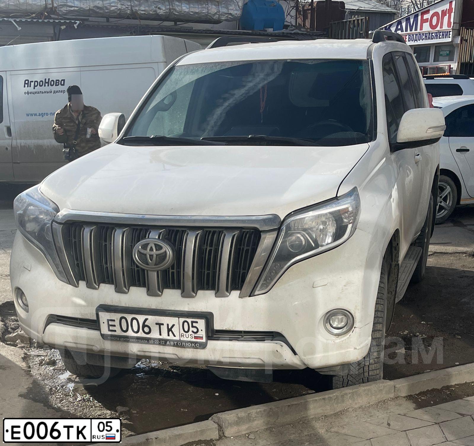 Фото автомобиля LADA PRIORA, 2007 — госномер В421ОЕ30. Цвет: ЧЕРНЫЙ
