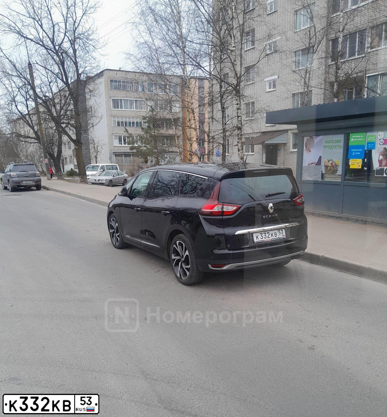 Фото автомобиля RENAULT GRAND SCENIC, 2020 — госномер К332КВ53. Цвет: ЧЕРНЫЙ