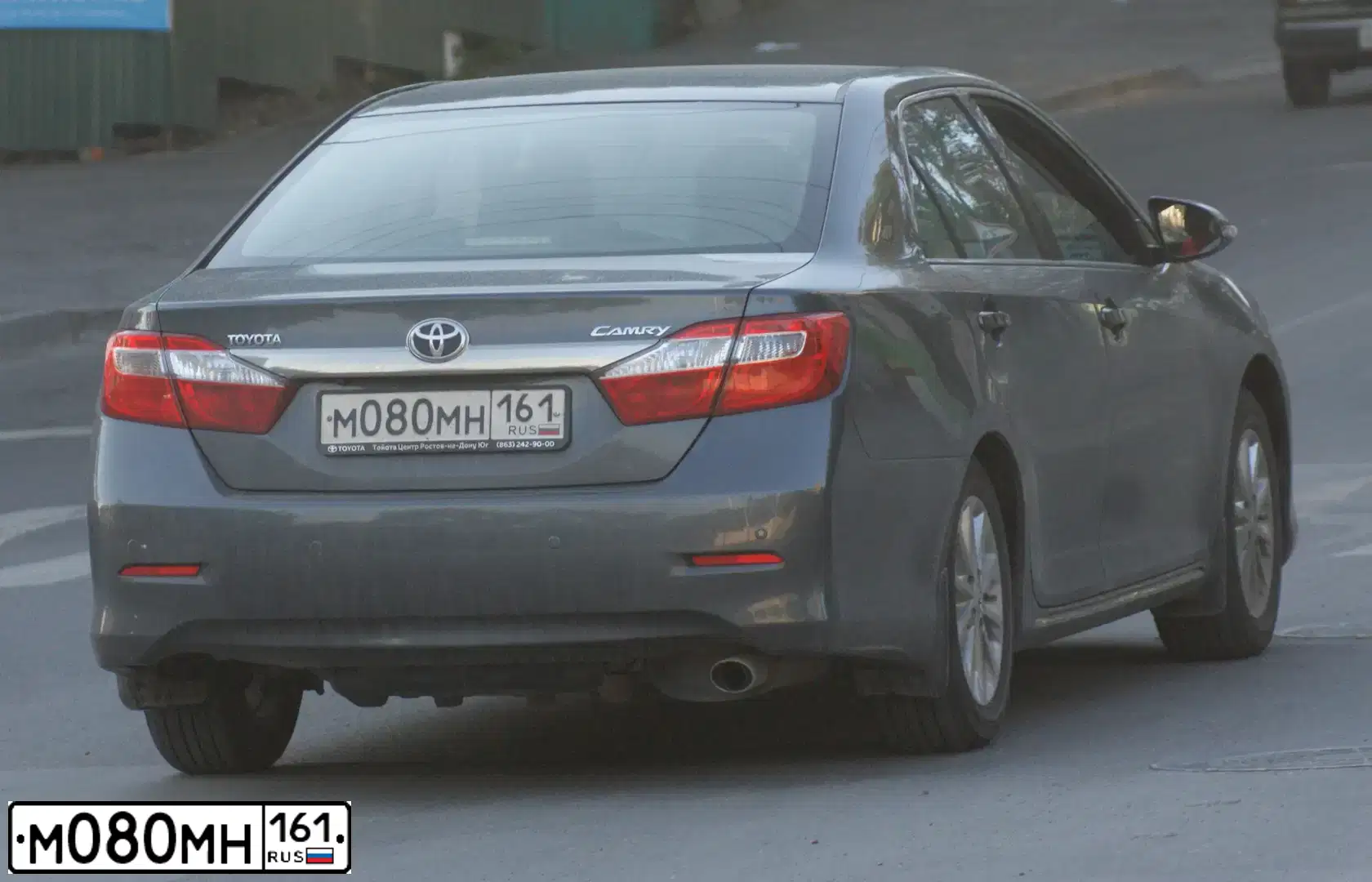 Фото автомобиля TOYOTA CAMRY, 2014 — госномер М080МН161. Цвет: СЕРЫЙ МЕТАЛЛИК