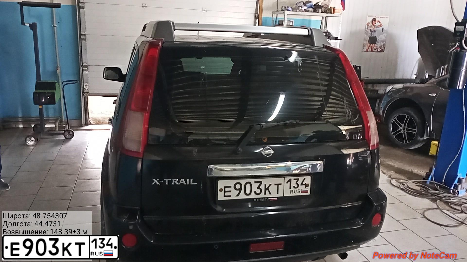 Фото автомобиля NISSAN X-TRAIL, 2004 — госномер Е903КТ134. Цвет: ЧЕРНЫЙ