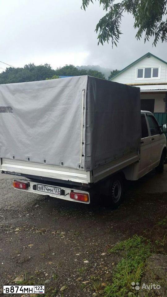 Фото автомобиля VOLKSWAGEN TRANSPORTER, 2008 — госномер В874МН123. Цвет: СЕРО-БЕЛЫЙ