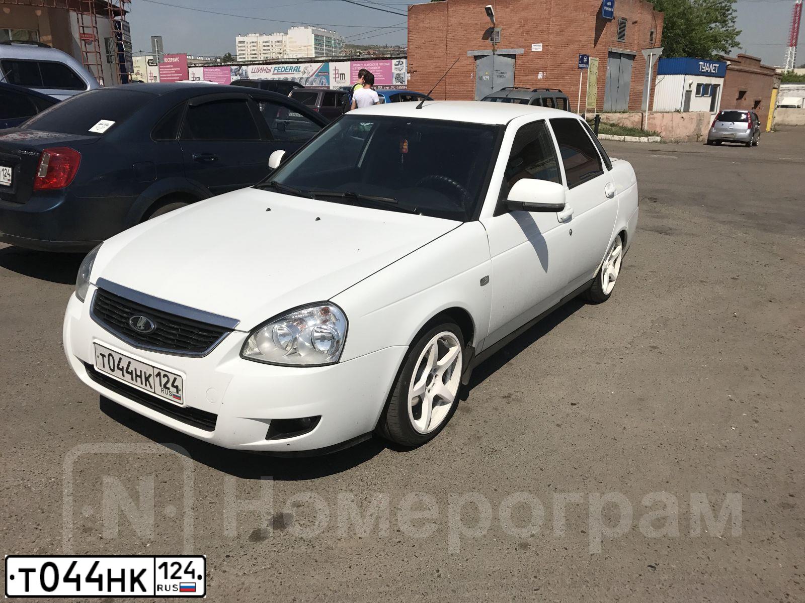 Фото автомобиля LADA 217050 LADA PRIORA, 2014 — госномер В512ВТ17. Цвет: Белый