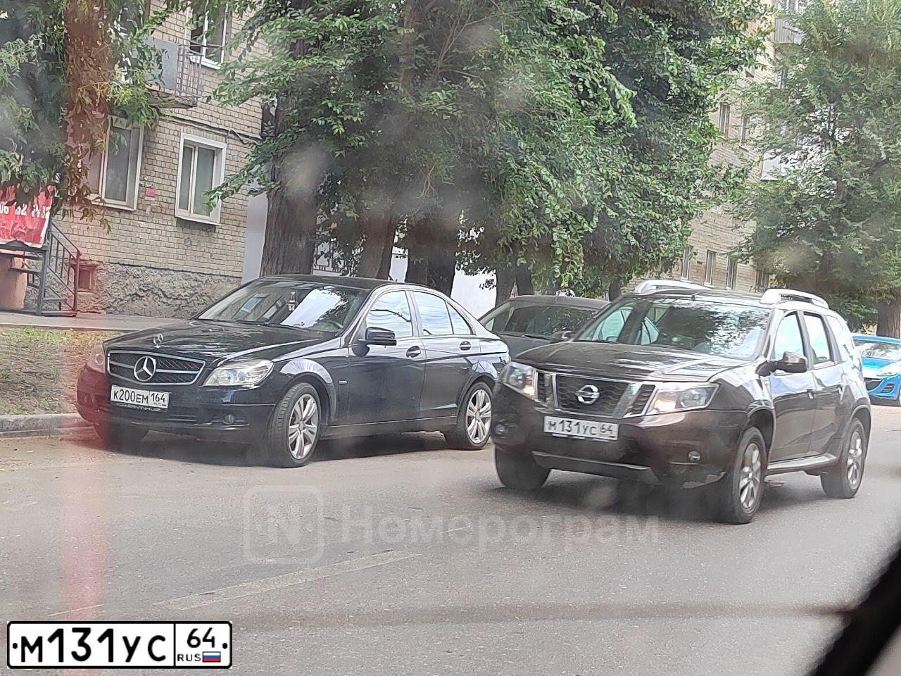 Фото автомобиля LADA 2113 SAMARA, 2006 — госномер Р803ХР64. Цвет: ГРАФИТОВЫЙ МЕТАЛЛИК