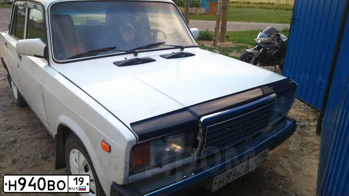 Фото автомобиля MERCEDES E-KLASSE, 1999 — госномер С070РС24. Цвет: СЕРЫЙ