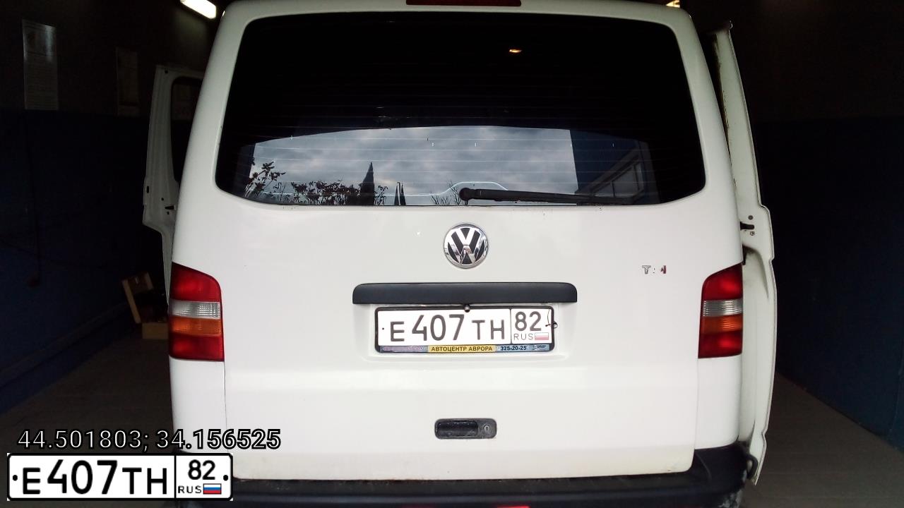 Фото автомобиля VOLKSWAGEN TRANSPORTER, 2004 — госномер Е407ТН82. Цвет: БЕЛЫЙ