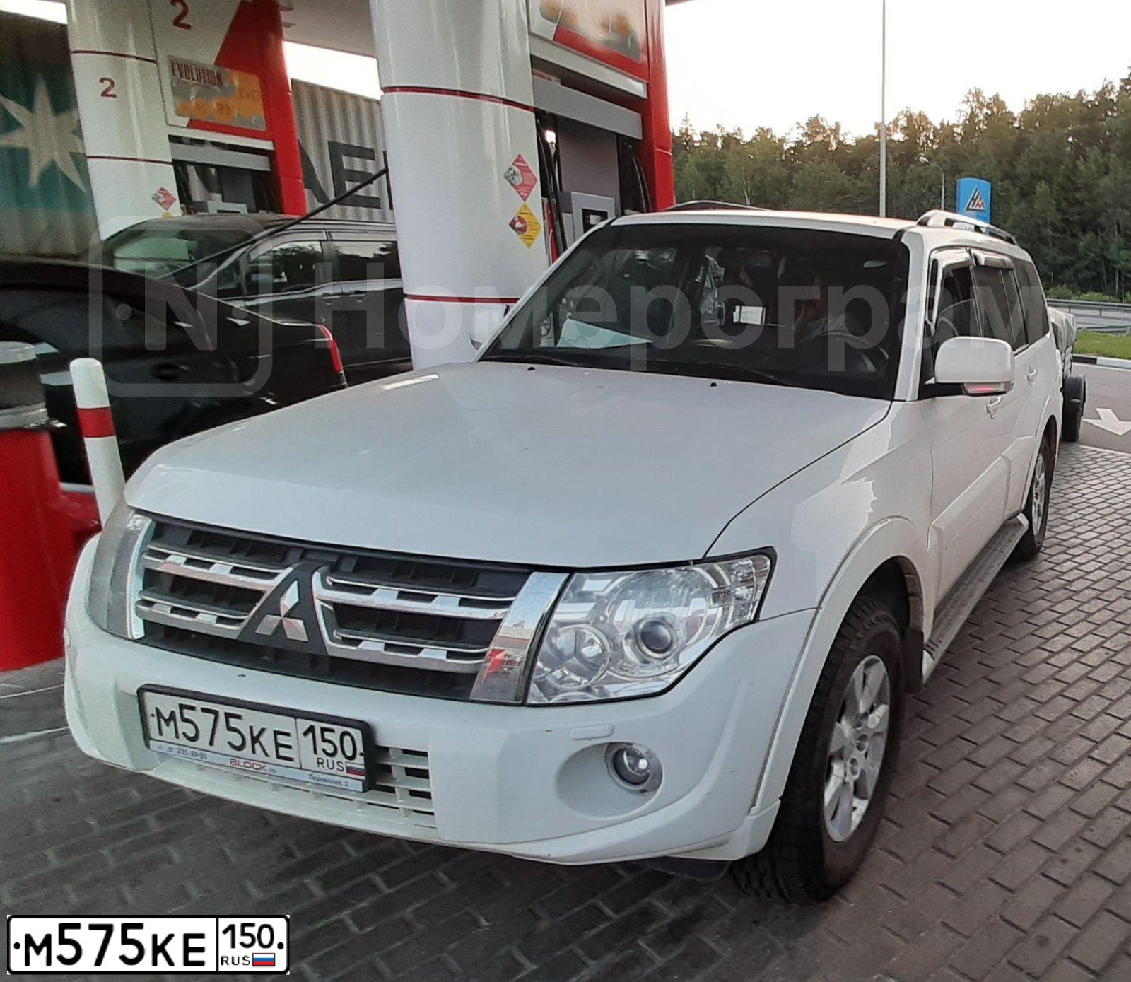 Фото автомобиля KIA SORENTO, 2003 — госномер М575КЕ150. Цвет: синий