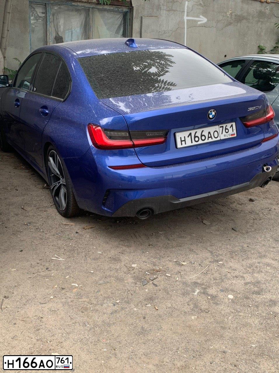 Фото автомобиля BMW 320D, 2019 — госномер У282ОО142. Цвет: синий