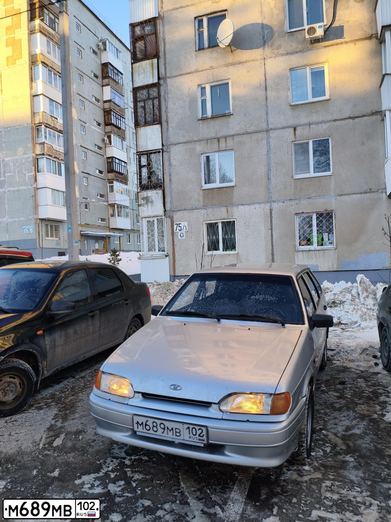Фото автомобиля LADA 2114 SAMARA, 2011 — госномер М689МВ102. Цвет: Светло-Серебристый металлик
