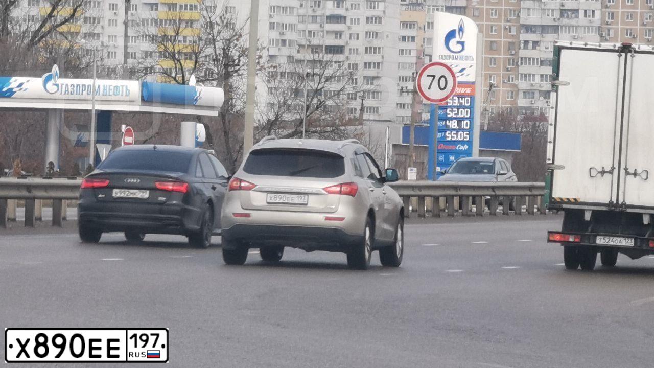 Фото автомобиля BMW X1, 2010 — госномер О160ХЕ29