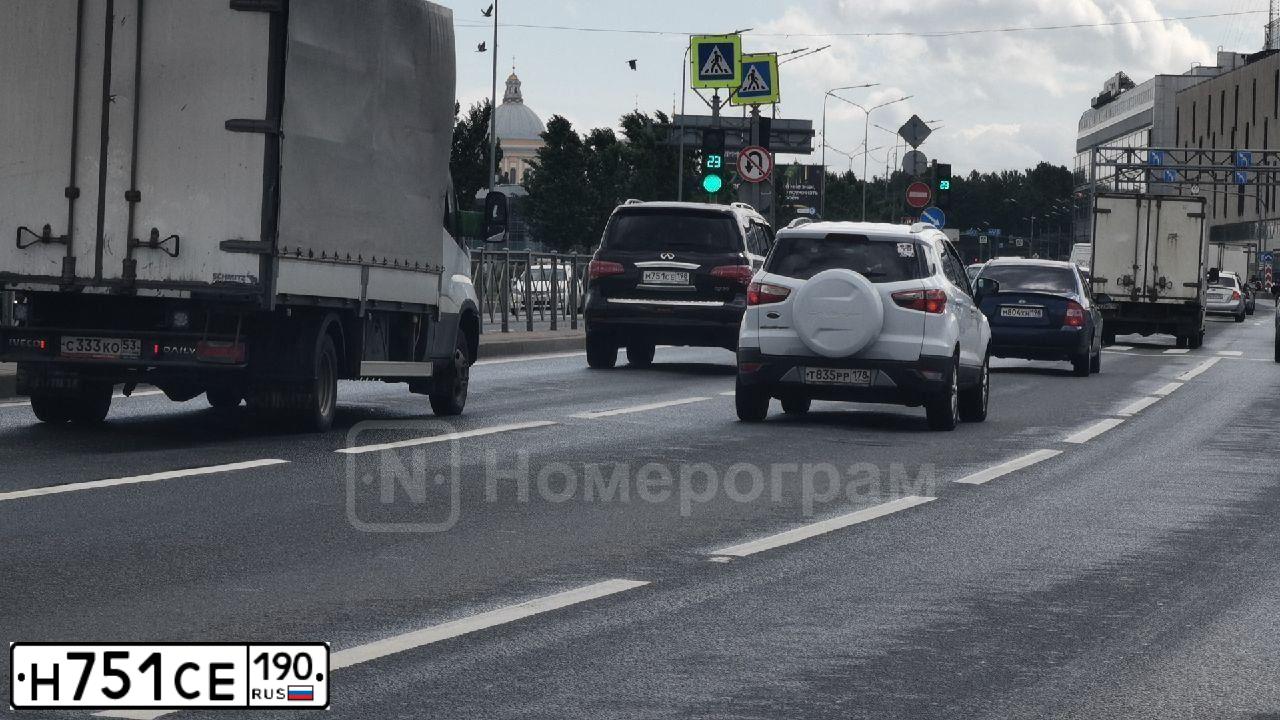 Фото автомобиля NISSAN QASHQAI, 2011 — госномер Н751СЕ190. Цвет: СИНИЙ ТЕМНЫЙ