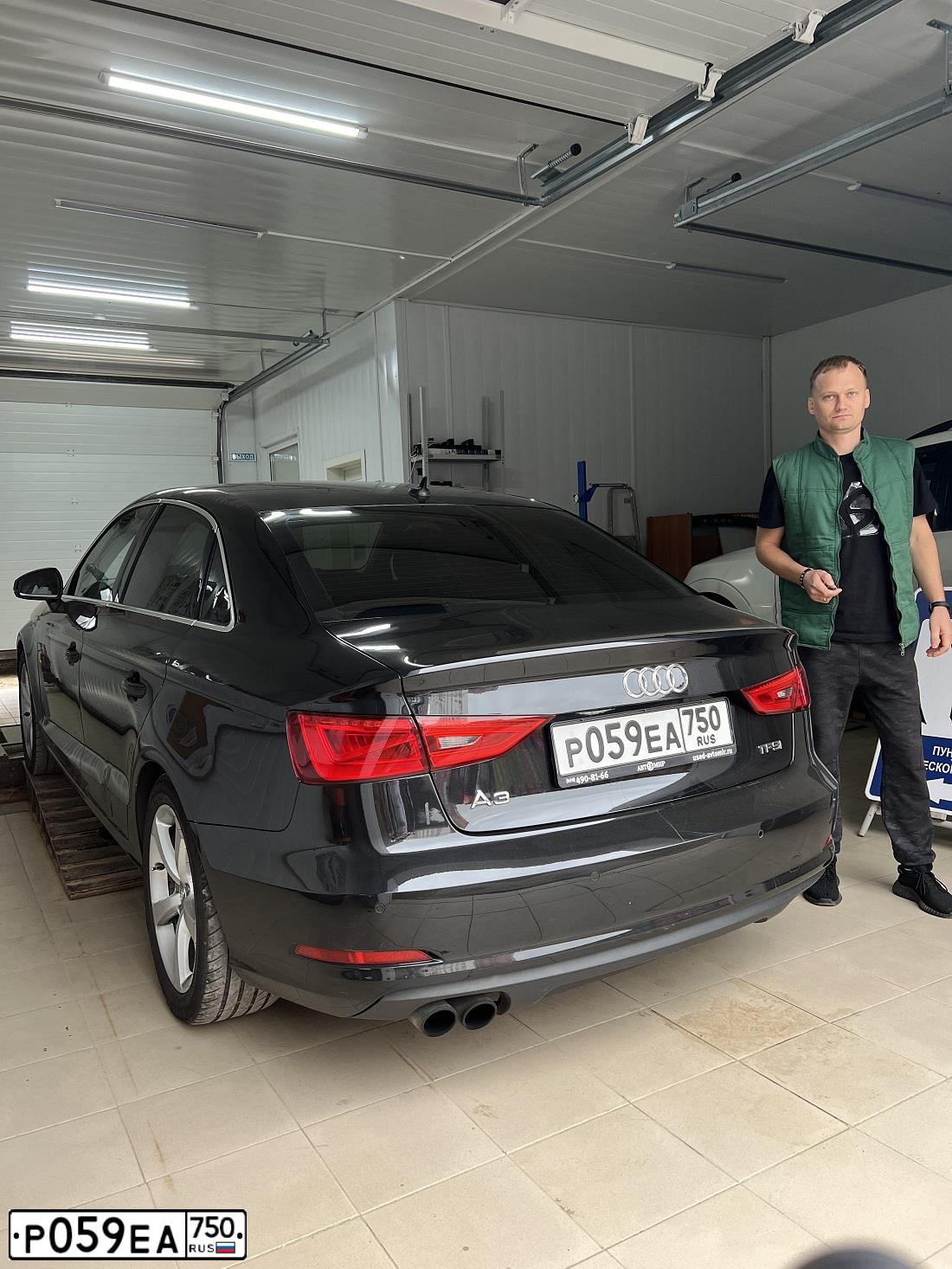 Фото автомобиля AUDI A3, 2013 — госномер У849КК799. Цвет: ЧЕРНЫЙ