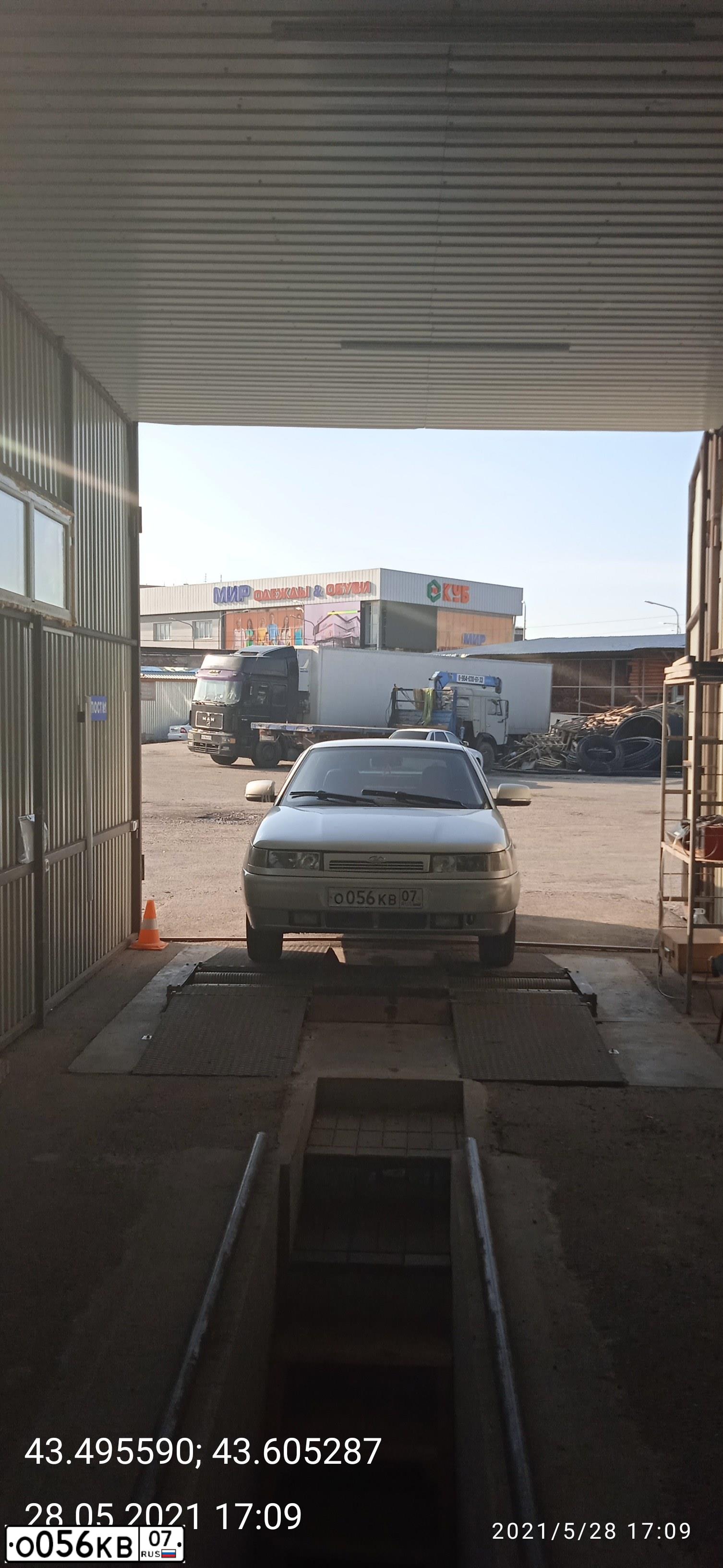 Фото автомобиля LADA 2112 LADA, 2005 — госномер О056КВ07. Цвет: СЕРЕБРИСТЫЙ