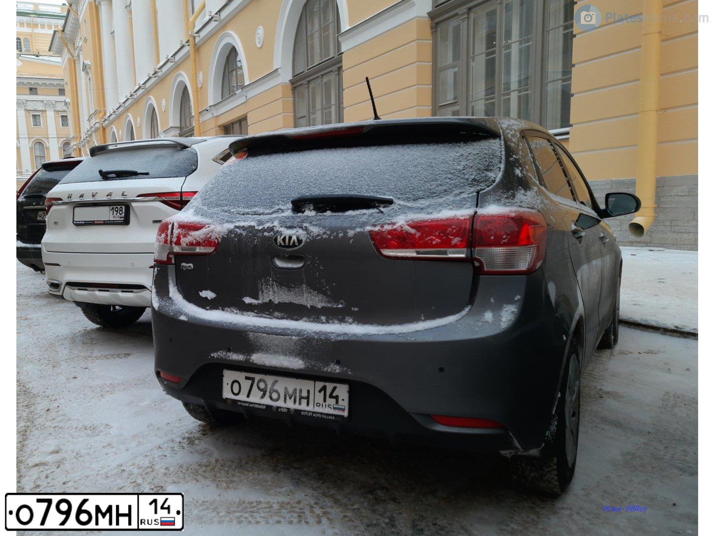 Фото автомобиля KIA RIO, 2016 — госномер О796МН14. Цвет: темно-серый