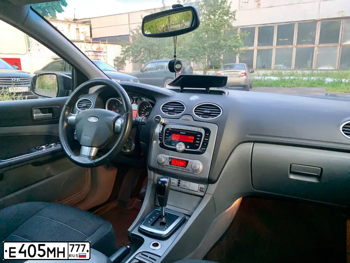 Фото автомобиля FORD D FOCUS, 2009 — госномер Е405МН777. Цвет: ЧЕРНЫЙ