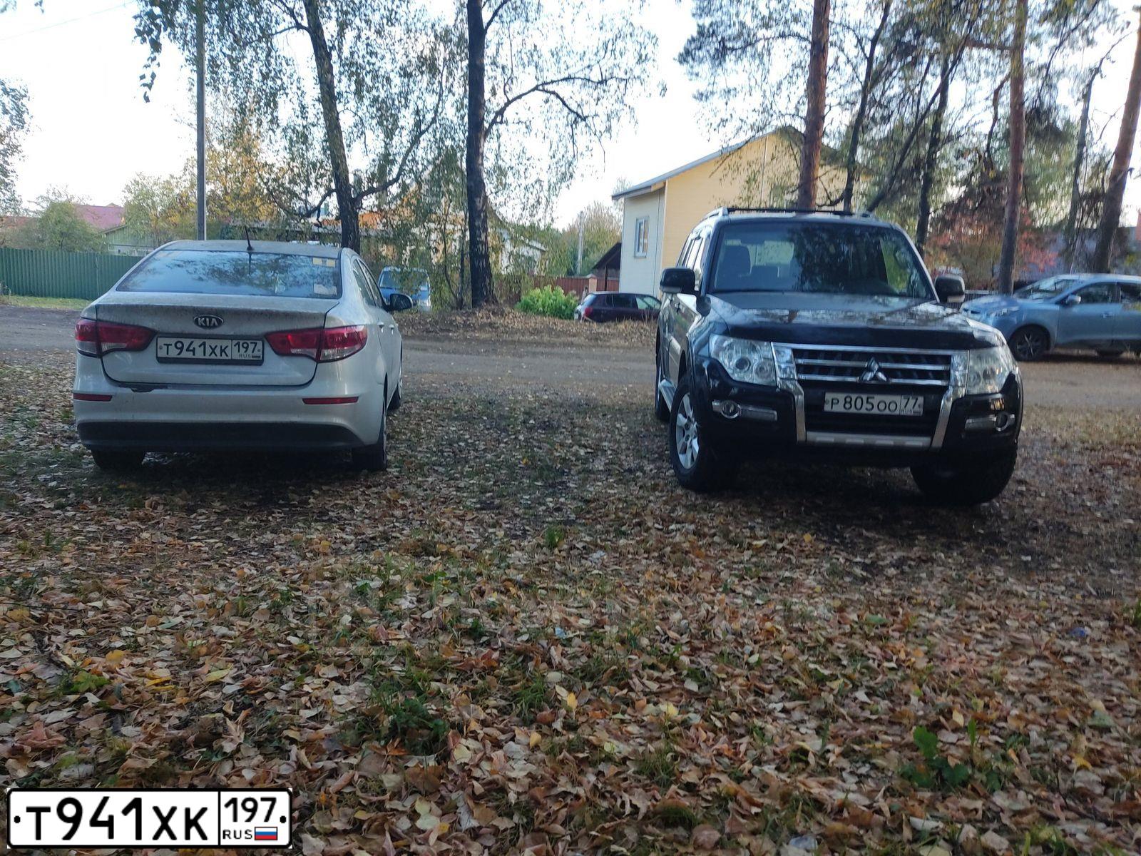 Фото автомобиля FORD EXPLORER, 2015 — госномер В229ТС196. Цвет: БЕЛЫЙ