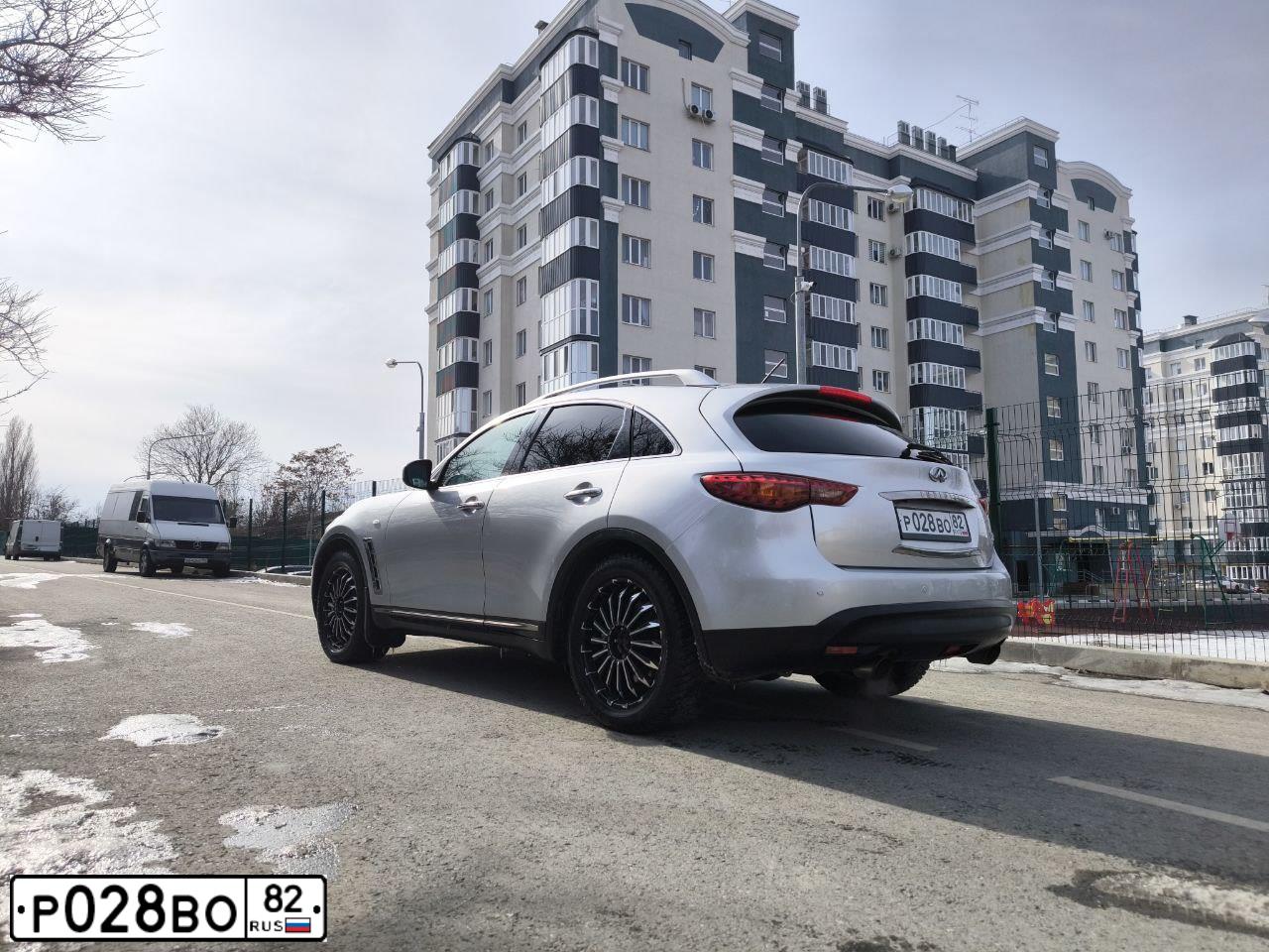 Фото автомобиля INFINITI QX70 /FX/, 2011 — госномер А599АА37. Цвет: СЕРЕБРИСТЫЙ