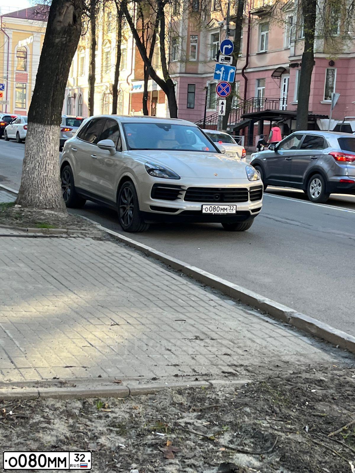 Фото автомобиля GAZ 3110 WOLGA, 2007 — госномер О080ММ32. Цвет: ОМЕГА2