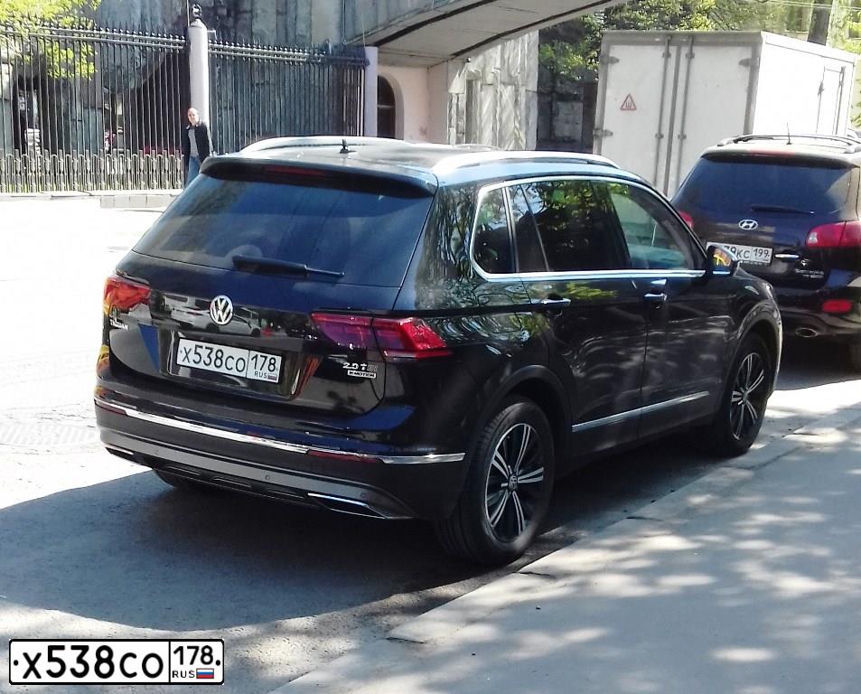 Фото автомобиля VOLKSWAGEN TIGUAN, 2017 — госномер Х538СО178. Цвет: ЧЕРНЫЙ