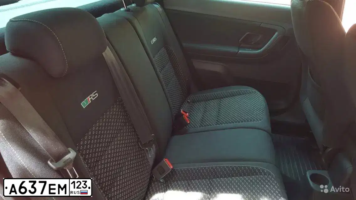 Фото автомобиля SKODA FABIA, 2012 — госномер Е495ХУ123. Цвет: Красный