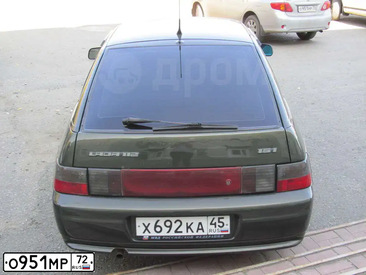 Фото автомобиля TOYOTA COROLLA, 2008 — госномер О951МР72. Цвет: Серебристый