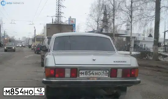 Фото автомобиля ГАЗ-3102, 2007 — госномер Е400КХ43. Цвет: СЕРЕБРИСТЫЙ
