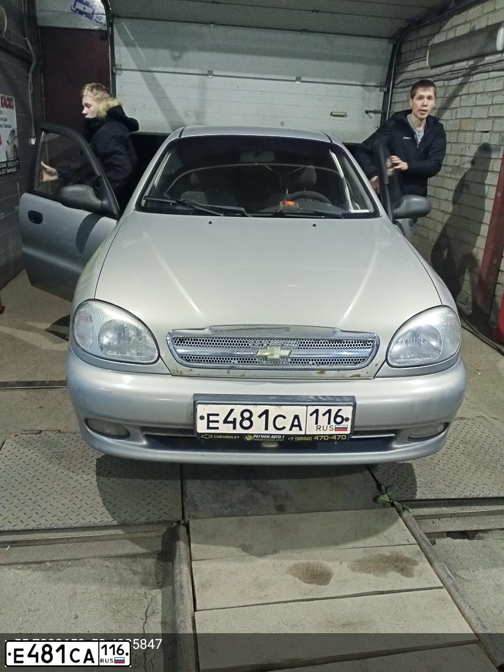 Фото автомобиля ZAZ LANOS, 2007 — госномер Е481СА116. Цвет: Серебристый