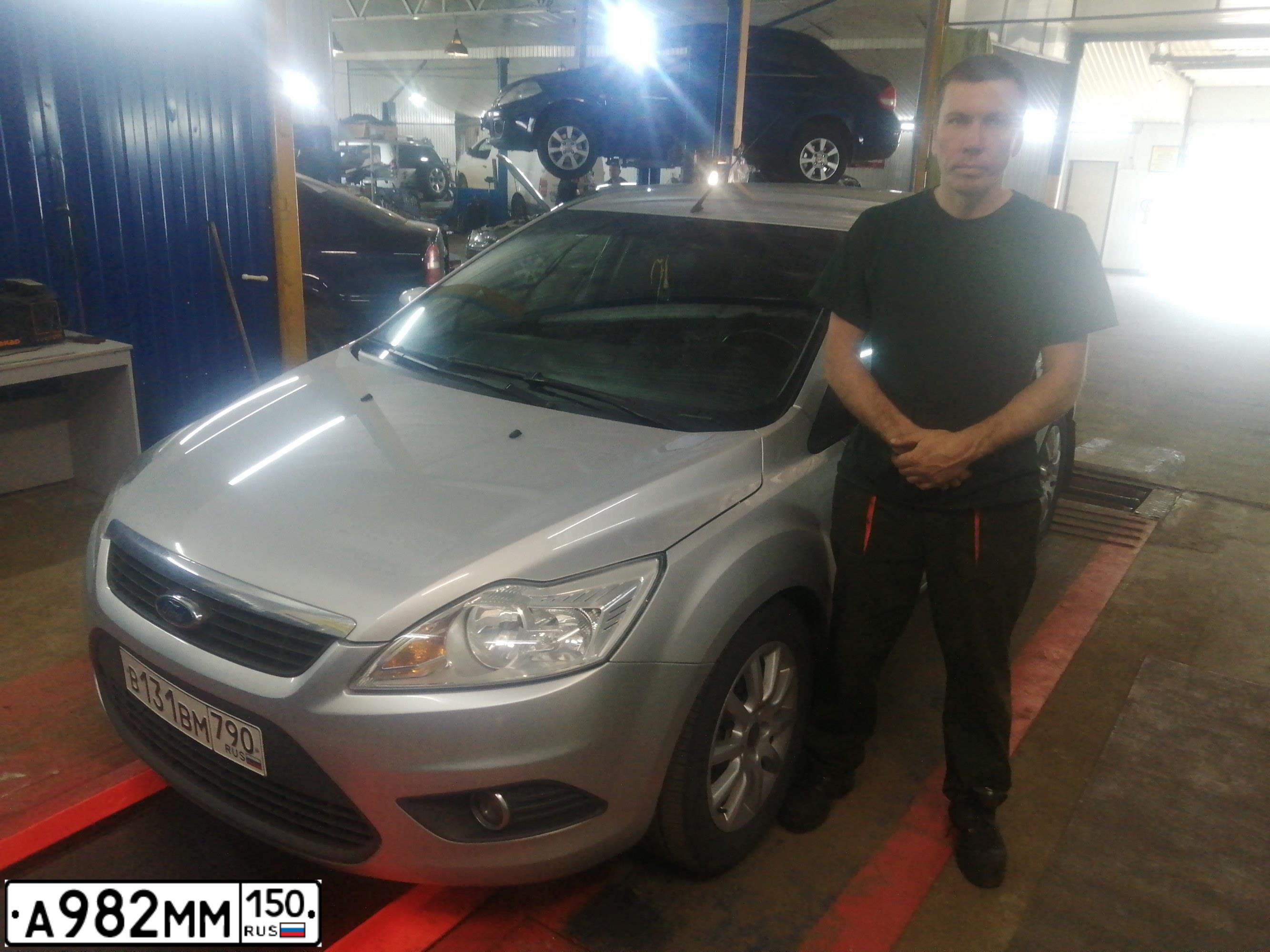 Фото автомобиля FORD FOCUS, 2010 — госномер Т647УВ33. Цвет: Серебристый
