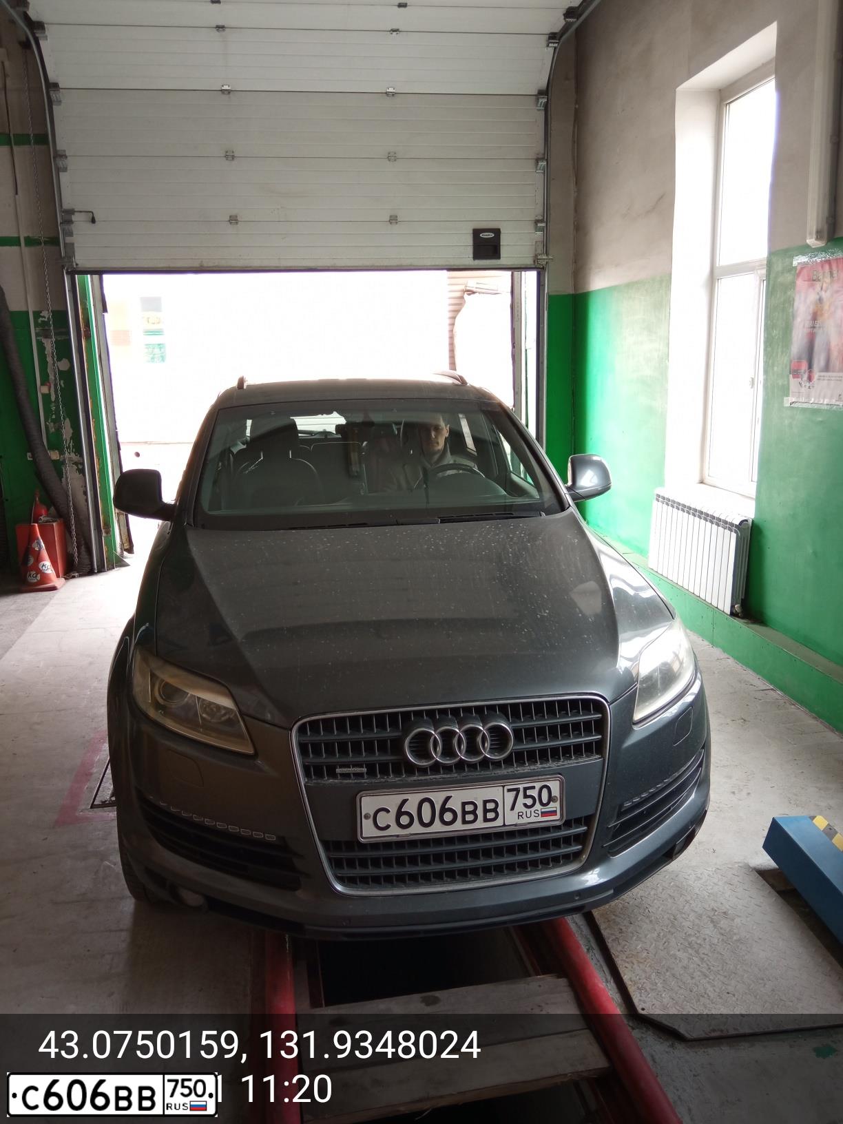 Фото автомобиля AUDI Q7, 2008 — госномер С606ВВ750. Цвет: Серый