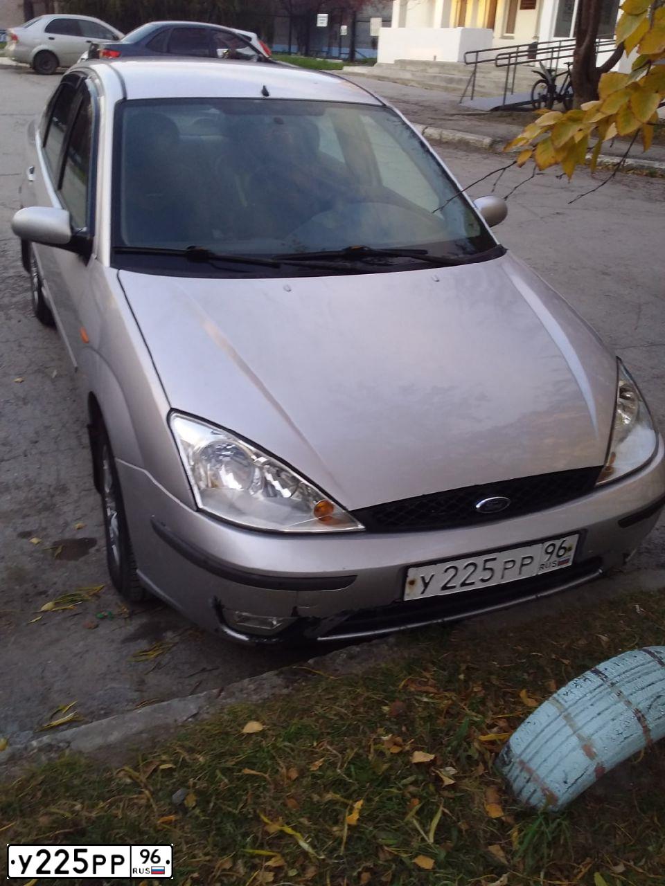 Фото автомобиля FORD FOCUS, 2005 — госномер С736ВР774. Цвет: СЕРЕБРИСТЫЙ
