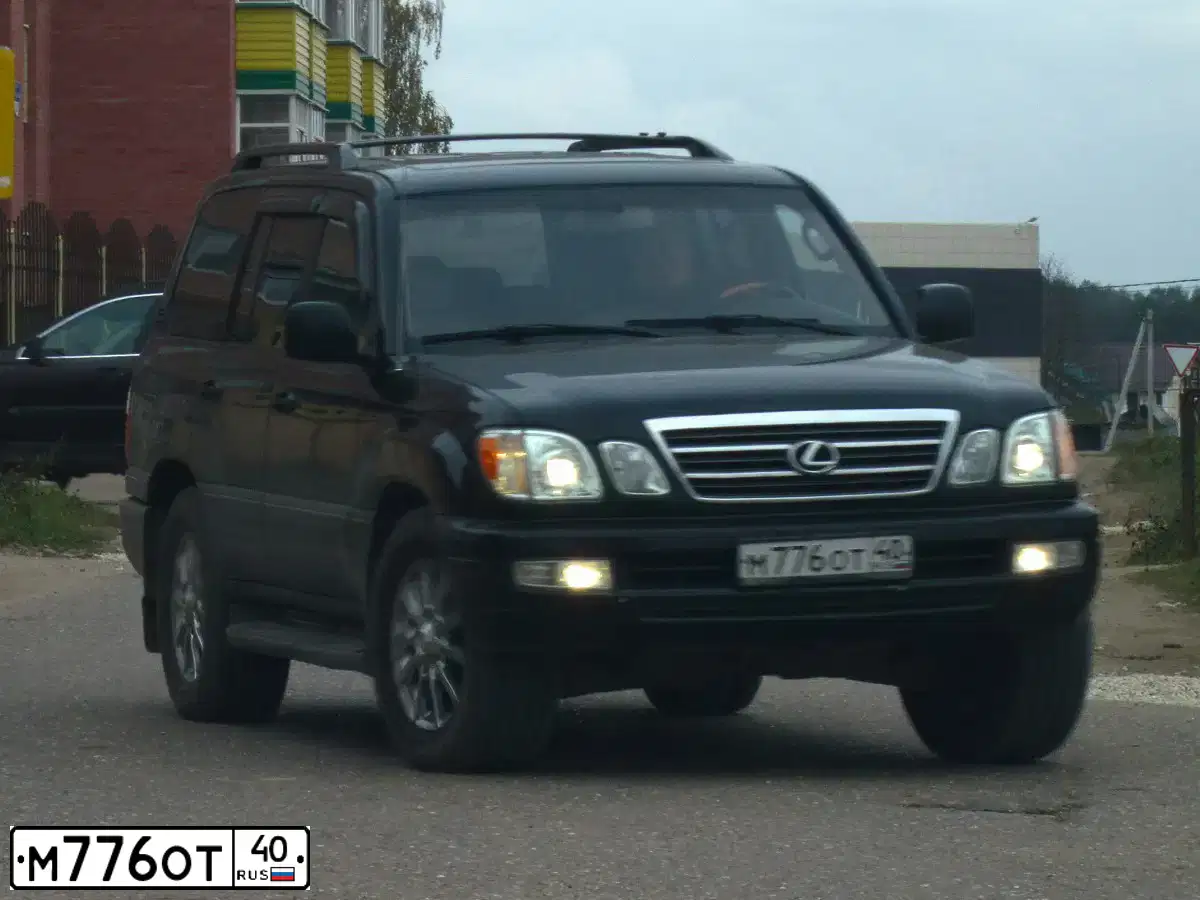 Фото автомобиля LEXUS LX, 2004 — госномер М555СТ177. Цвет: ЧЕРНЫЙ