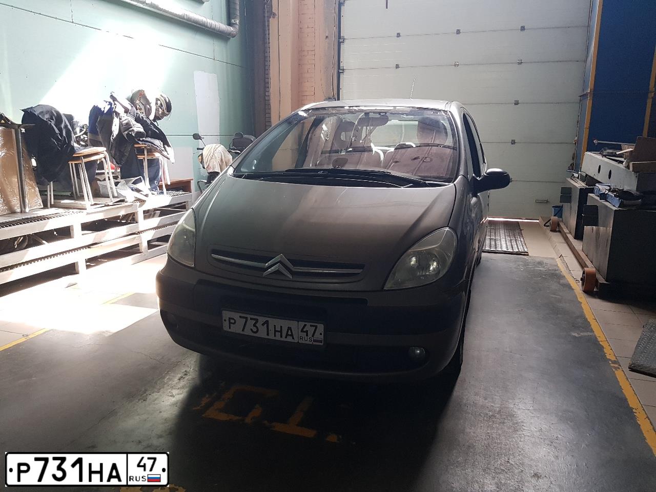 Фото автомобиля CITROEN XSARA PICASSO, 2008 — госномер М923АР198. Цвет: бронзовый