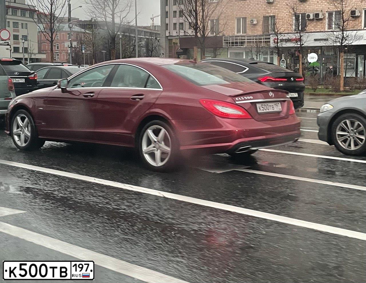 Фото автомобиля MERCEDES CLS-KLASSE, 2011 — госномер К500ТВ197. Цвет: ВИШНЕВЫЙ