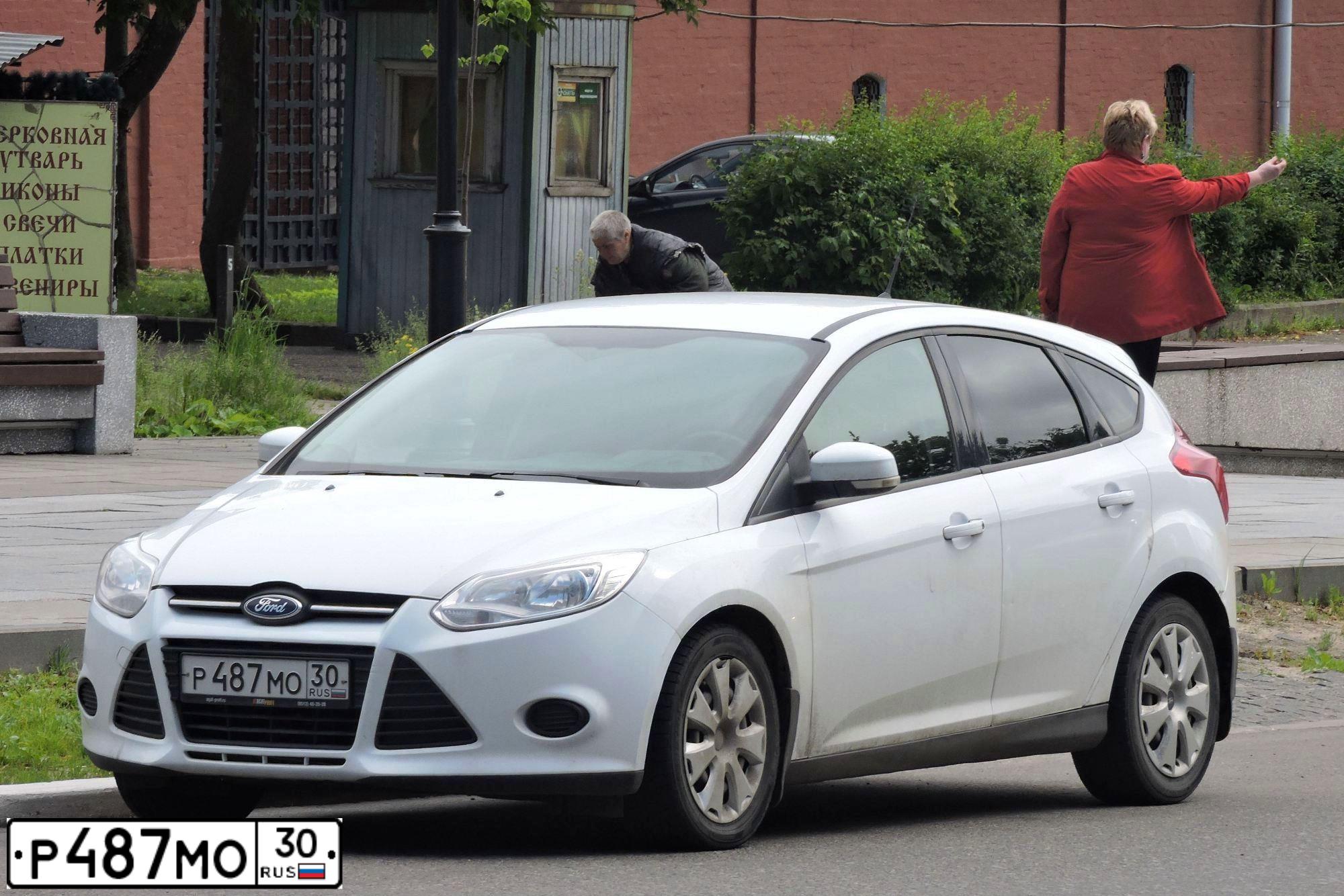 Фото автомобиля FORD FOCUS, 2013 — госномер Т890АТ550. Цвет: БЕЛЫЙ