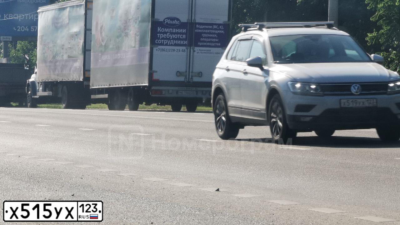 Фото автомобиля LADA 2104 LADA, 2011 — госномер С333НС23. Цвет: Белый