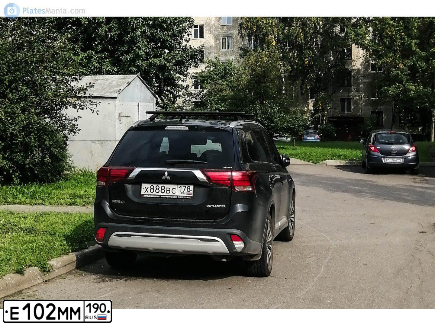 Фото автомобиля KIA RIO, 2012 — госномер Е102ММ190. Цвет: ГОЛУБОЙ