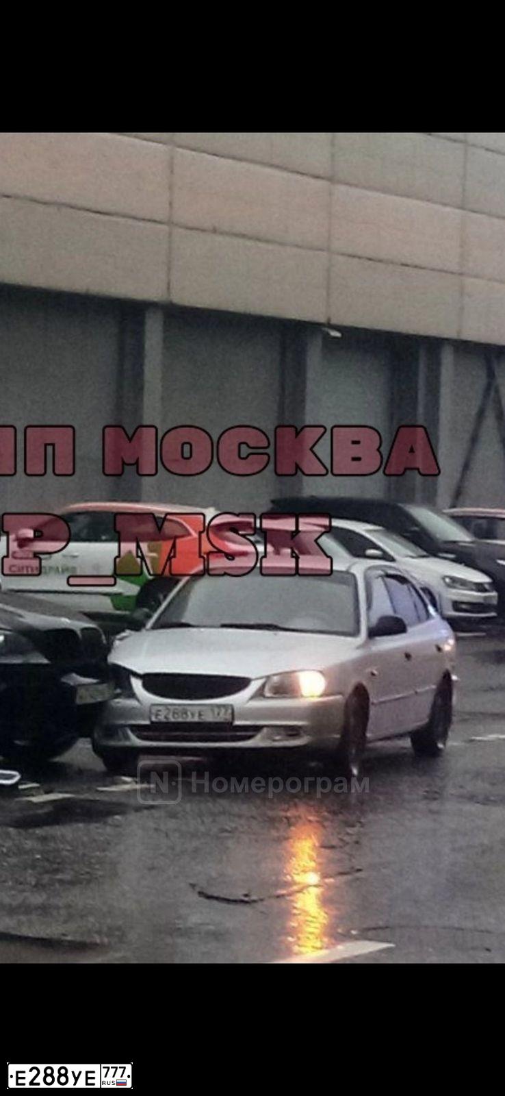 Фото автомобиля VOLKSWAGEN POLO, 2016 — госномер Е288УЕ777. Цвет: БЕЛЫЙ