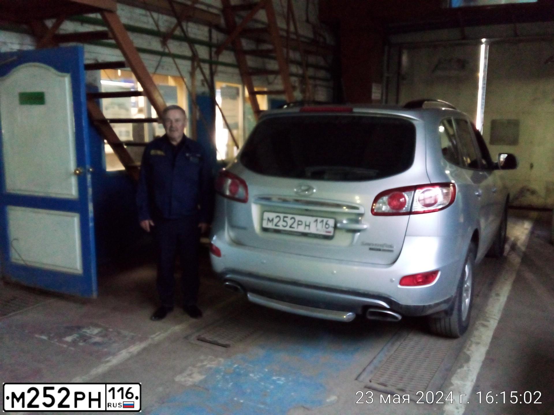 Фото автомобиля HYUNDAI SANTA FE, 2011 — госномер А101АР716. Цвет: СЕРЕБРИСТЫЙ