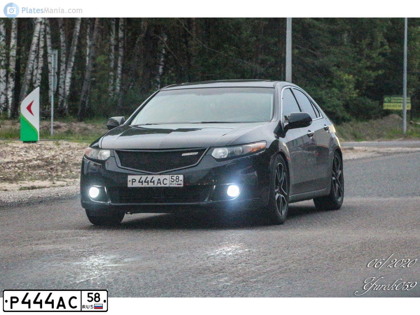 Фото автомобиля AUDI TT, 1999 — госномер Т282СА58. Цвет: Белый