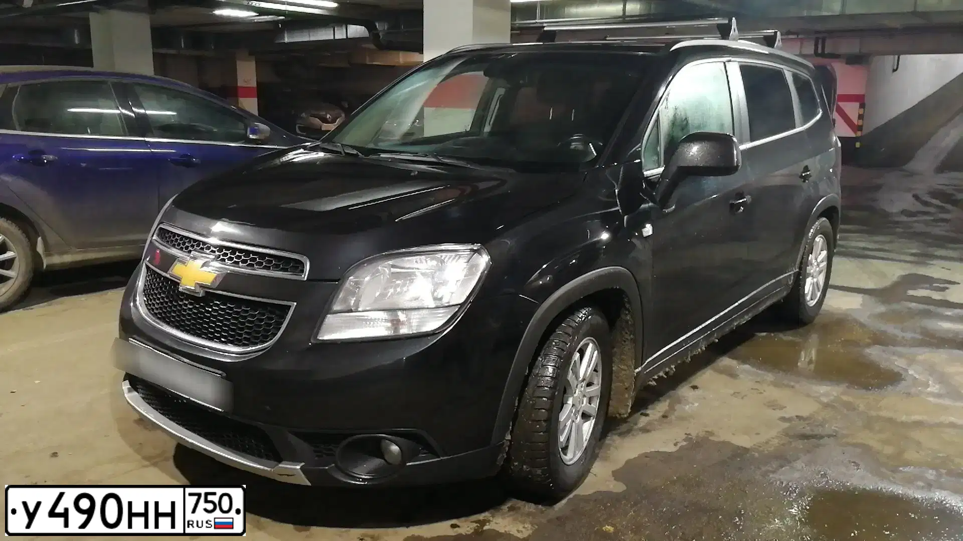 Фото автомобиля CHEVROLET ORLANDO, 2012 — госномер У490НН750. Цвет: ЧЕРНЫЙ