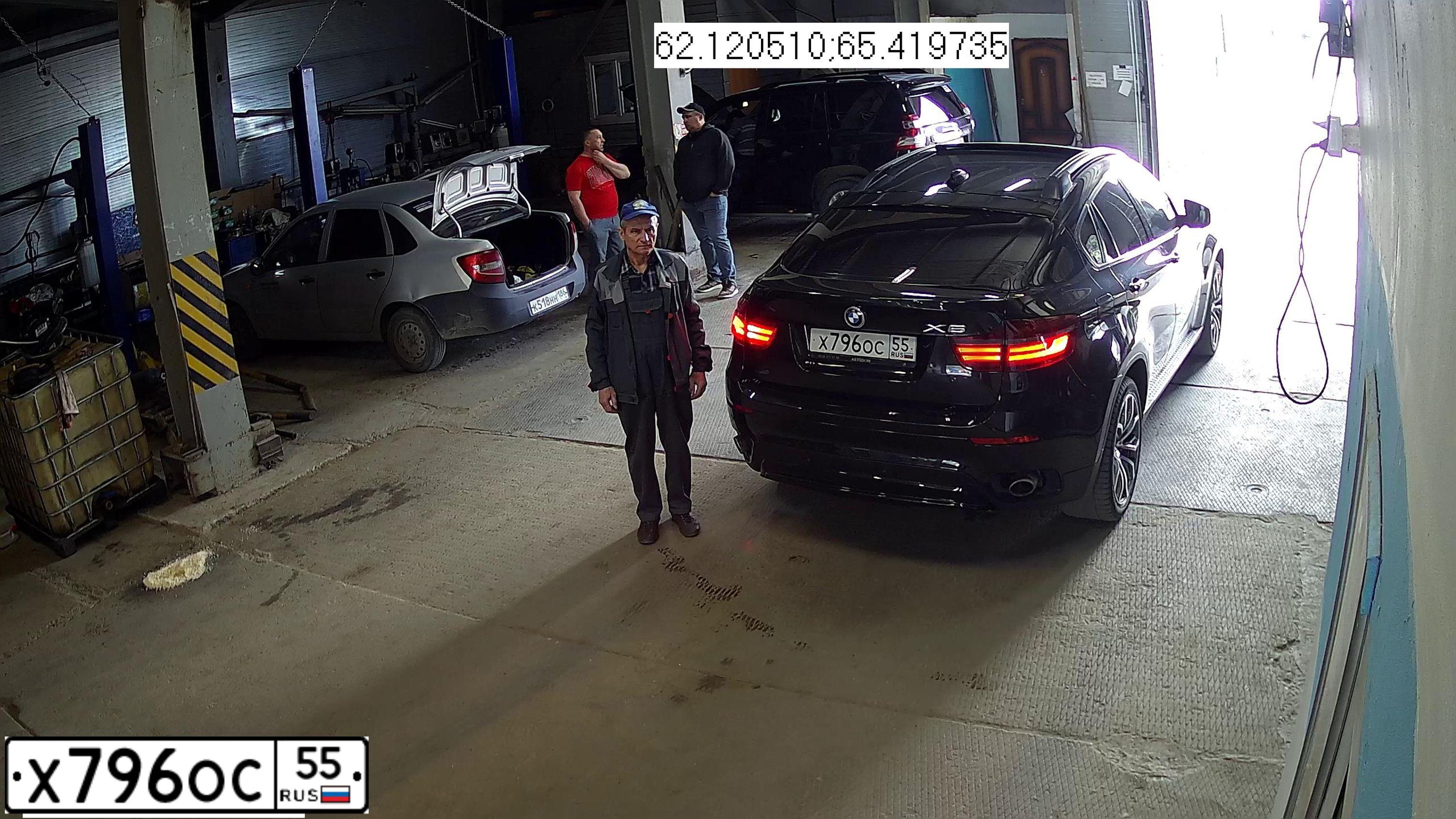 Фото автомобиля BMW X6, 2011 — госномер О289ТН196. Цвет: ЧЕРНЫЙ