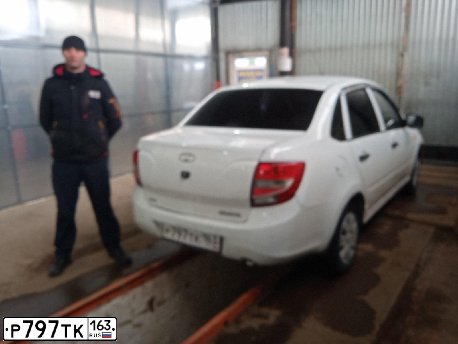 Фото автомобиля LADA 2190 GRANTA, 2012 — госномер В905НО156. Цвет: Белый