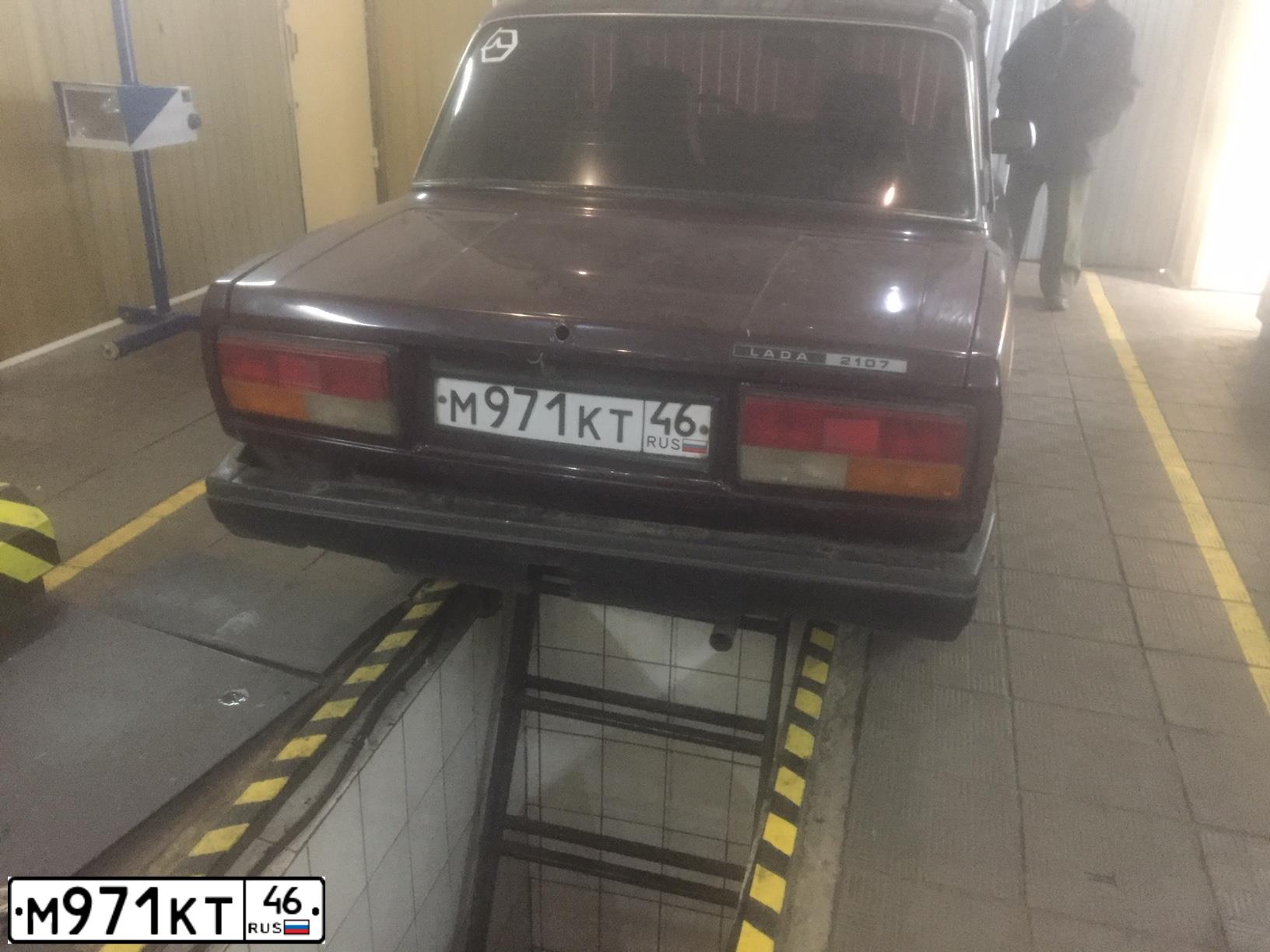 Фото автомобиля LADA 2107 LADA, 2008 — госномер В115КН124. Цвет: ТЕМНО-ВИШНЕВЫЙ