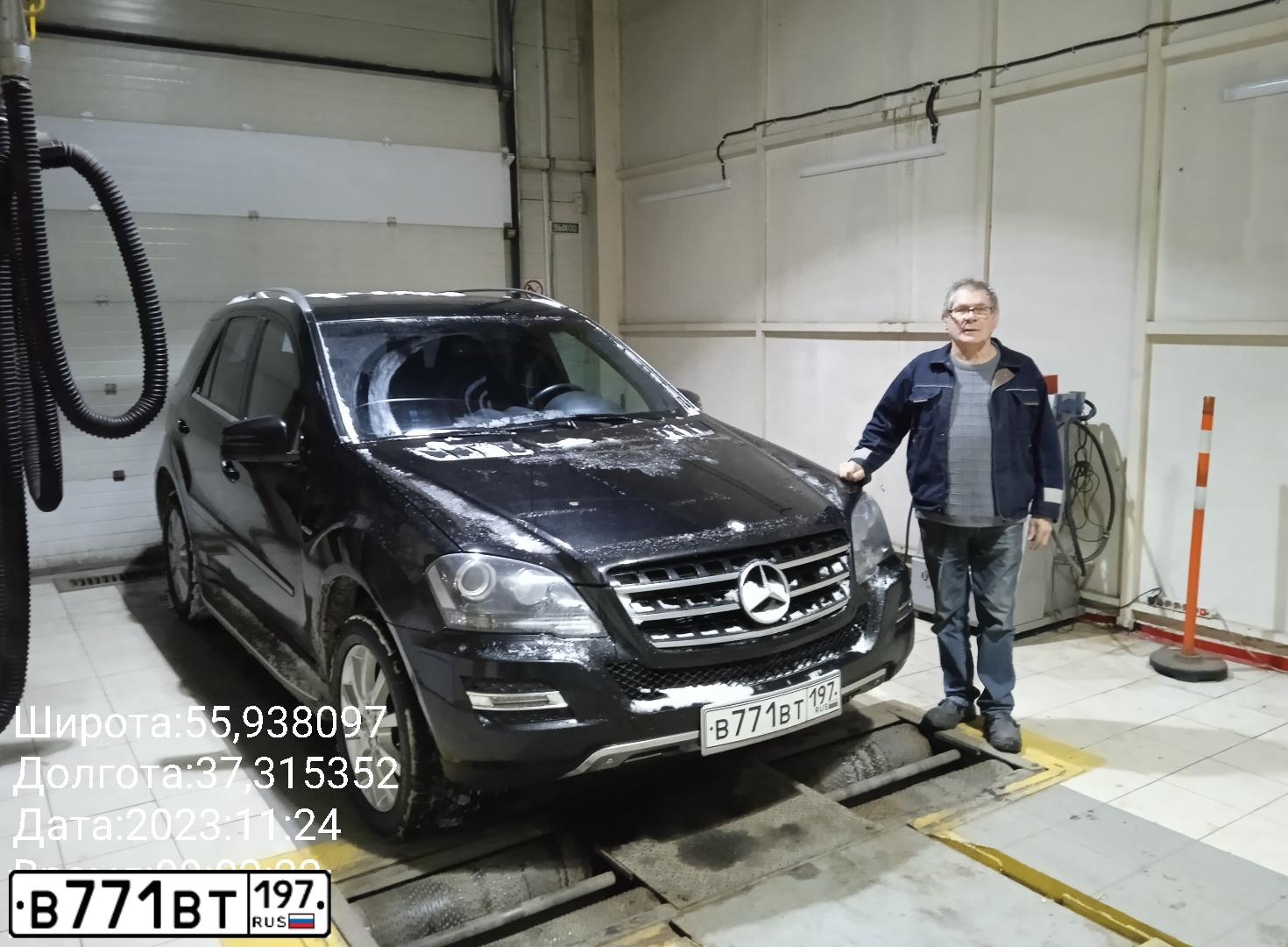 Фото автомобиля MERCEDES M-KLASSE, 2010 — госномер В771ВТ197. Цвет: ЧЕРНЫЙ
