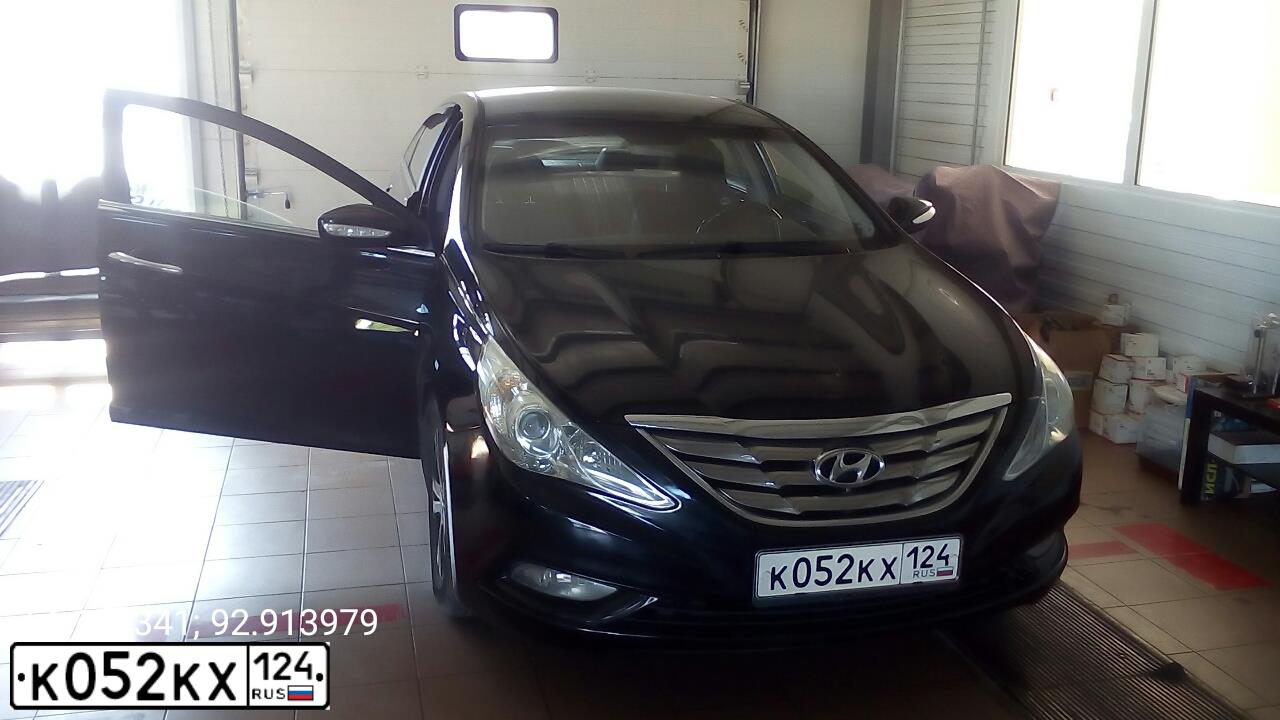 Фото автомобиля HYUNDAI SONATA, 2010 — госномер С171РК124. Цвет: ЧЕРНЫЙ