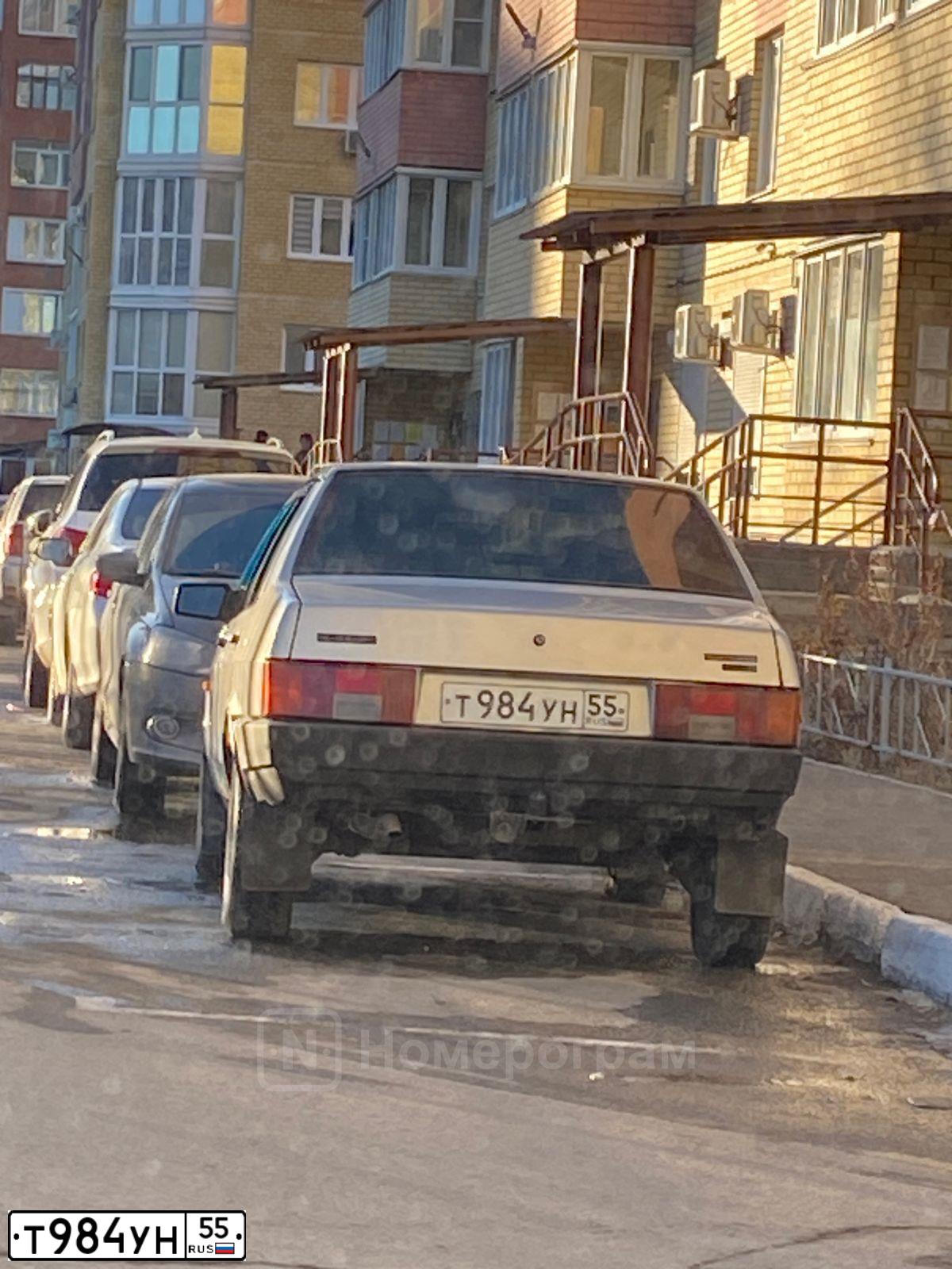 Фото автомобиля LADA 2109 SAMARA, 2004 — госномер Н929АХ55. Цвет: СЕРЕБРИСТО-БЕЛЫЙ