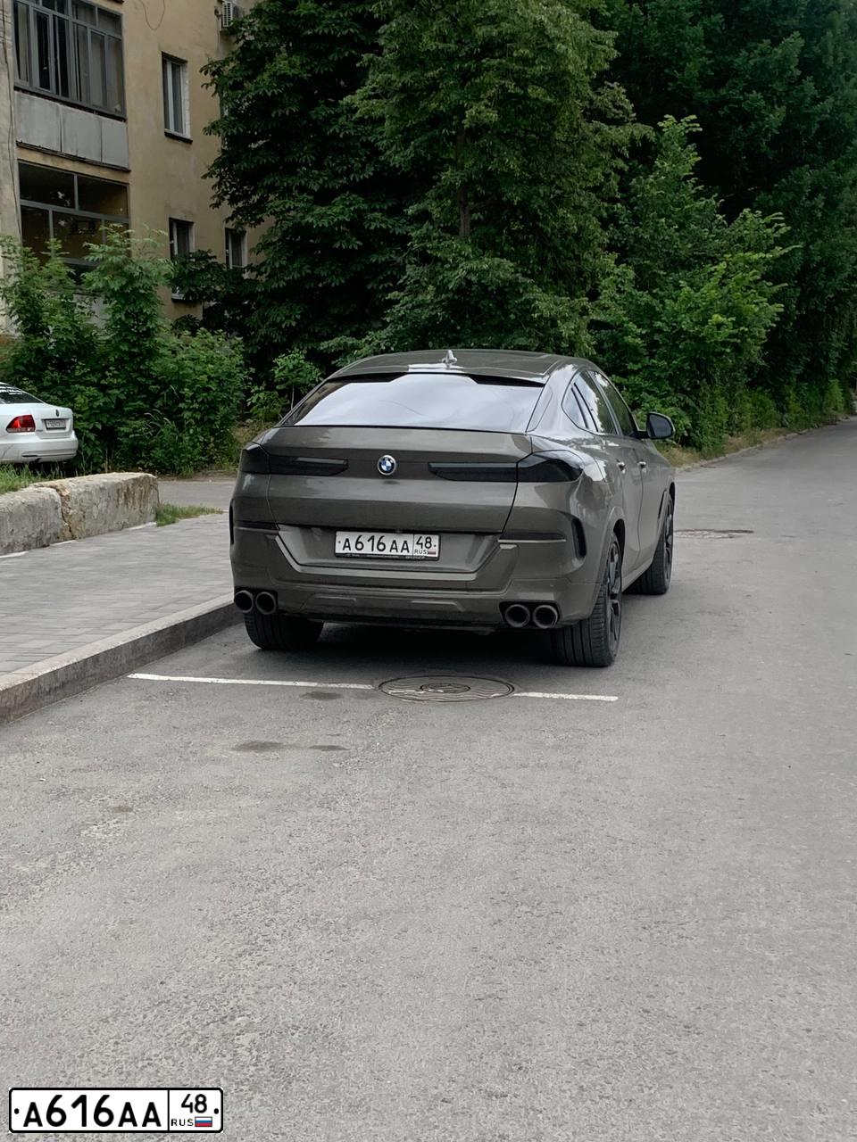 Фото автомобиля BMW X6, 2012 — госномер С529ВХ58. Цвет: синий