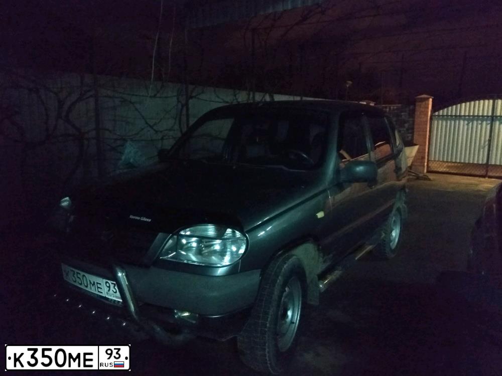 Фото автомобиля CHEVROLET T NIVA, 2006 — госномер К350МЕ93. Цвет: Темно-серый металлик