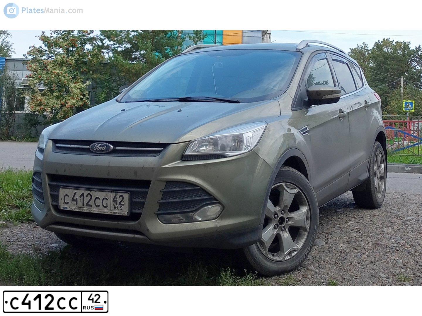 Фото автомобиля FORD KUGA, 2014 — госномер С412СС42. Цвет: СЕРО-ЗЕЛЕНЫЙ