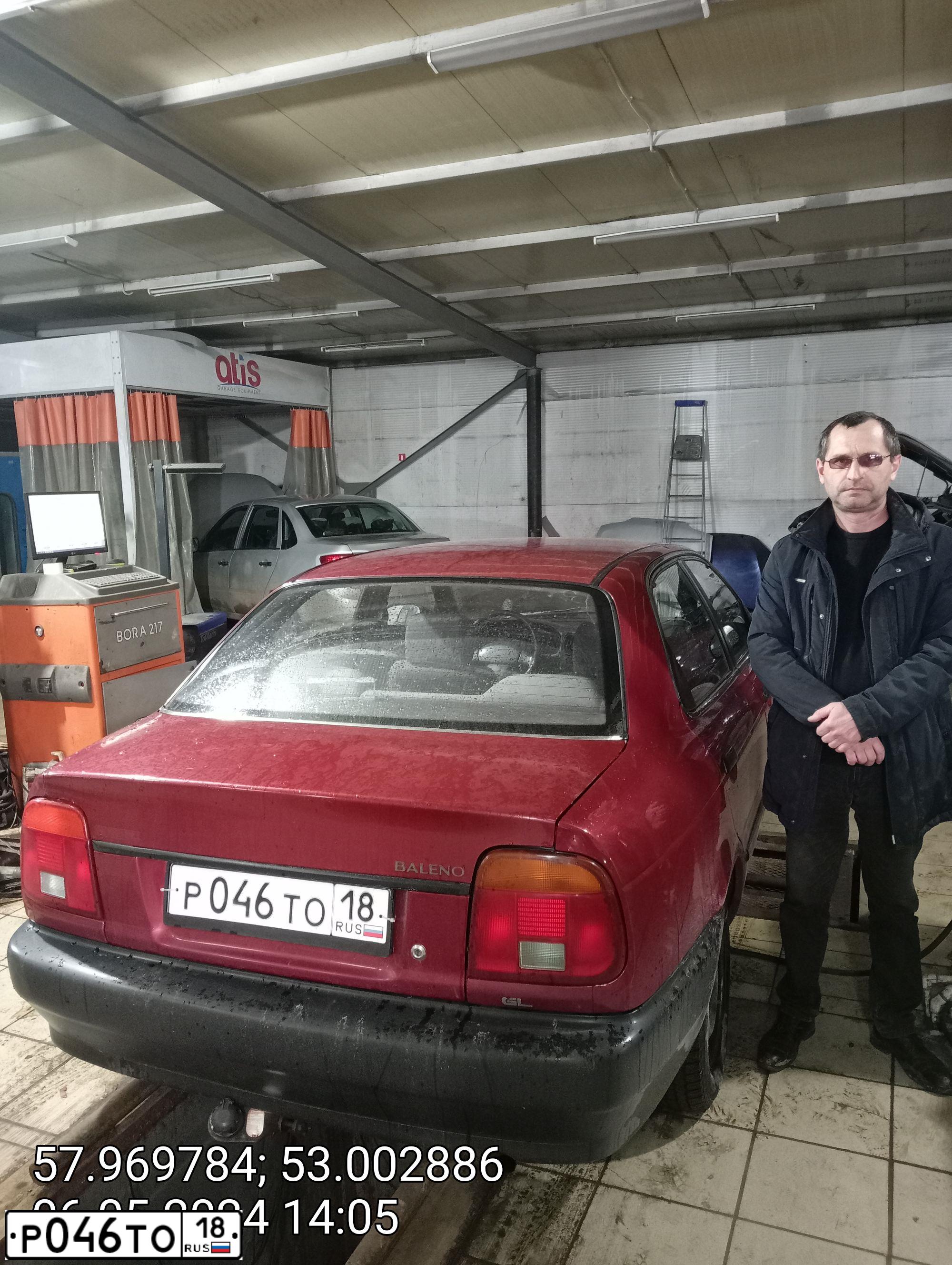 Фото автомобиля SUZUKI BALENO, 1995 — госномер В862УТ18. Цвет: КРАСНЫЙ