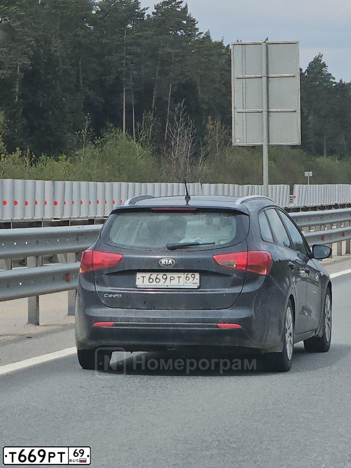 Фото автомобиля KIA CEE'D, 2015 — госномер Т669РТ69. Цвет: ЧЕРНЫЙ ПЕРЛАМУТР